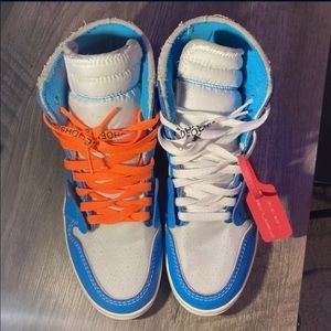 Off white jordan 1 UNC